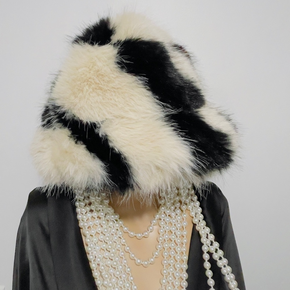 AKIRA Black and Cream Faux Fur Bucket Hat